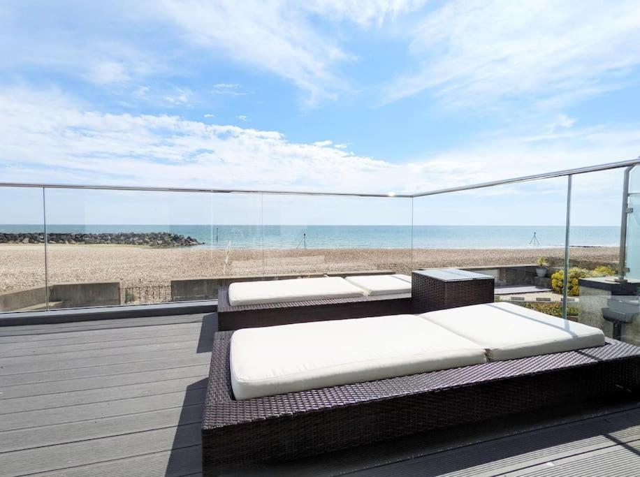Beach View Middleton-on-Sea Exterior photo